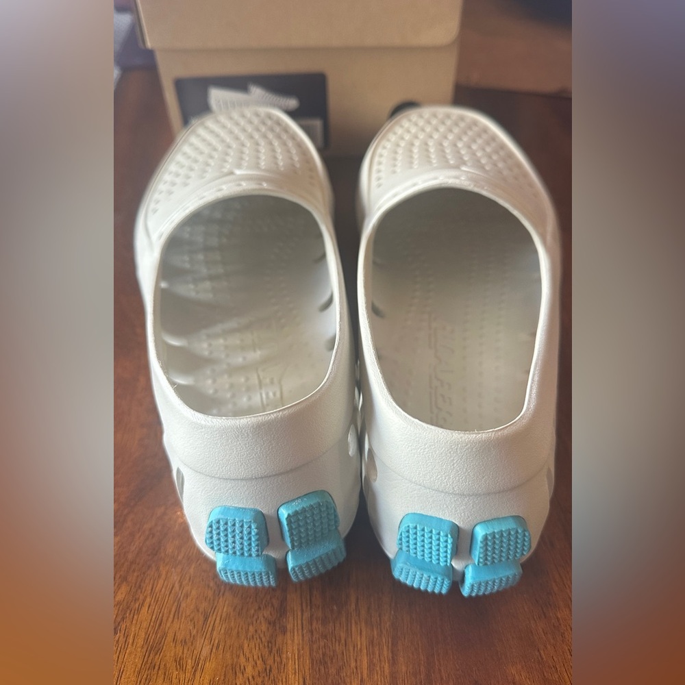 Floafers White Perforated Slip-On Shoes Men size 9 never worn - Picture 3 of 5